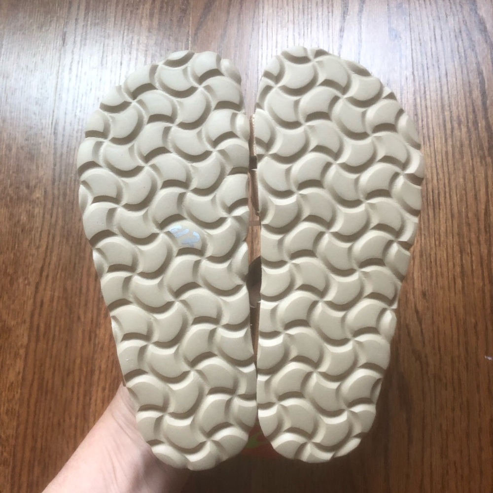 NEW Billowy Heart Sandals 12 - Picture 4 of 9